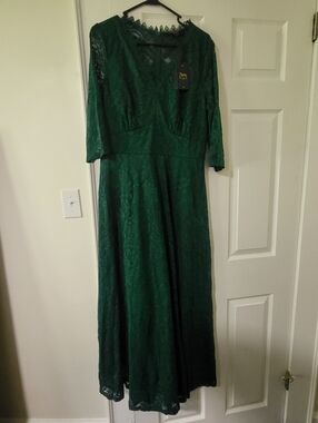 Brand New With Tags - Missany Elegant Green Lace Maxi Dress V-Neck, 3/4 Sleeves